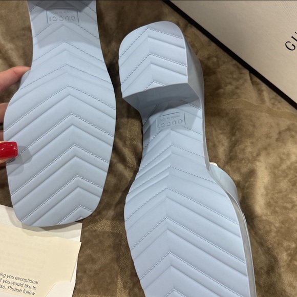 New - Authentic Gucci Rubber Slide - Size 42 - Picture 4 of 4